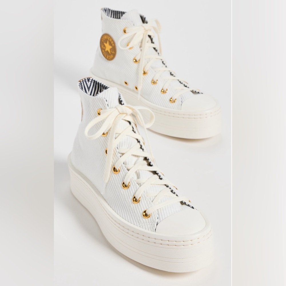 NWT Converse Chuck Taylor All Star Lift Sneakers